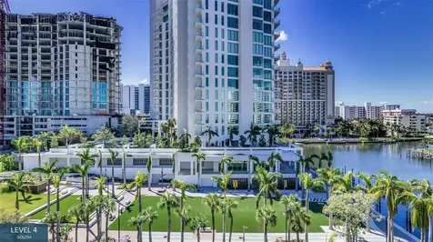 555 Quay Common Sarasota FL 34236