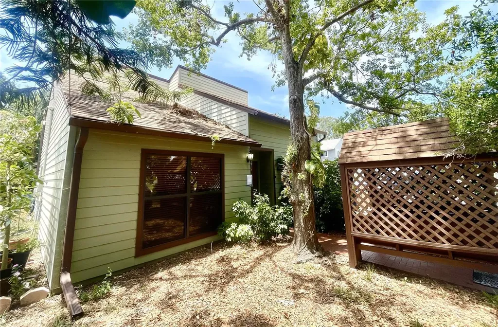 4042 S Lockwood Ridge Road Sarasota FL 34231