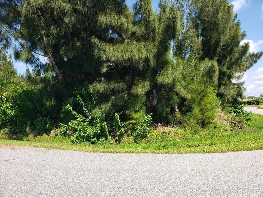 370 W Tarpon Boulevard NW Port Charlotte FL 33952