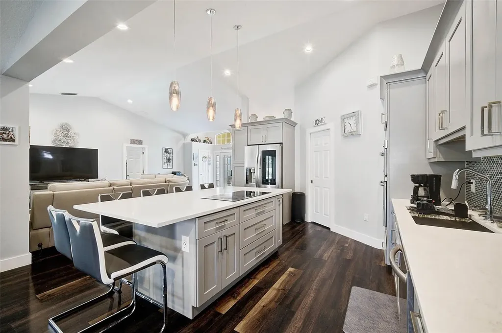 5565 Sweetwater Oak Drive Sarasota FL 34232