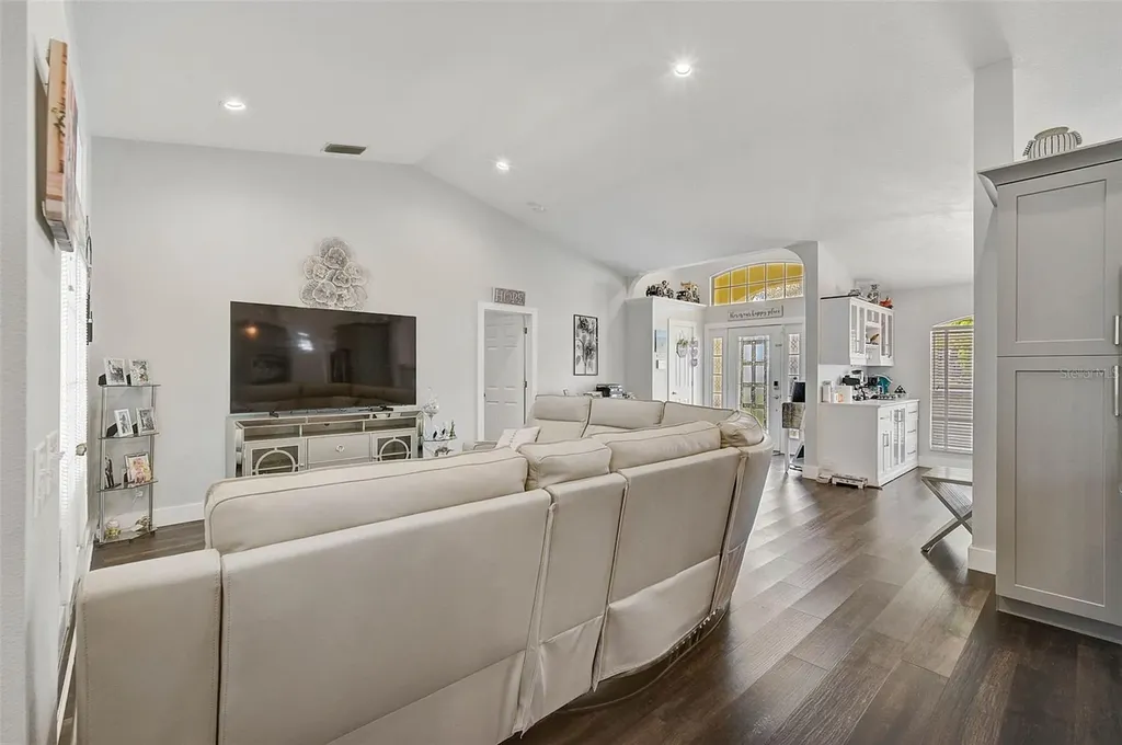 5565 Sweetwater Oak Drive Sarasota FL 34232