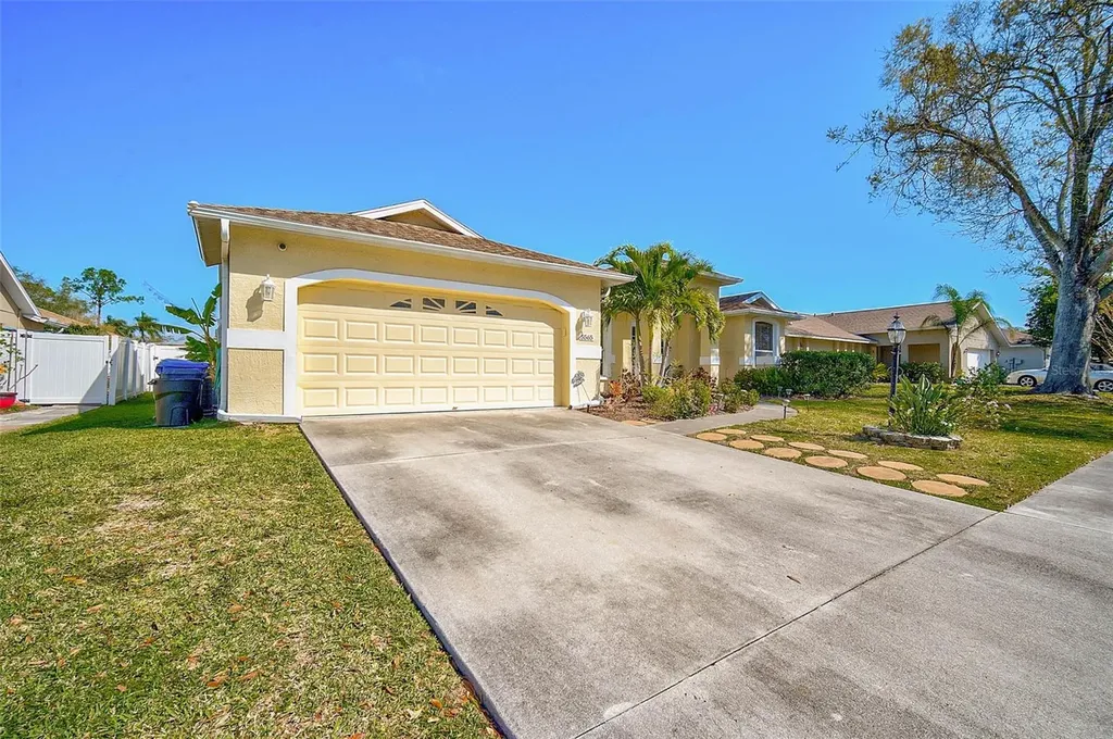 5565 Sweetwater Oak Drive Sarasota FL 34232