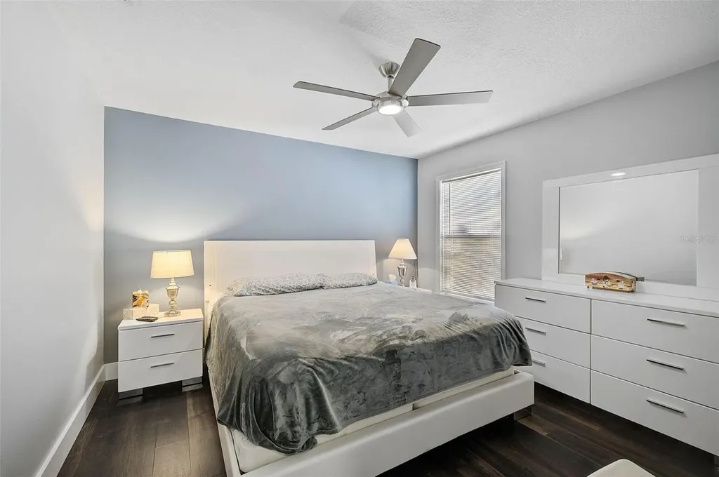 5565 Sweetwater Oak Drive Sarasota FL 34232