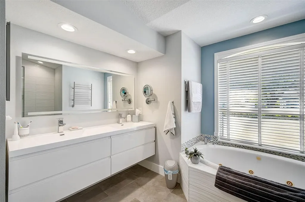 5565 Sweetwater Oak Drive Sarasota FL 34232