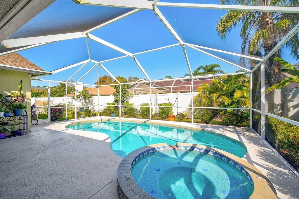 5565 Sweetwater Oak Drive Sarasota FL 34232