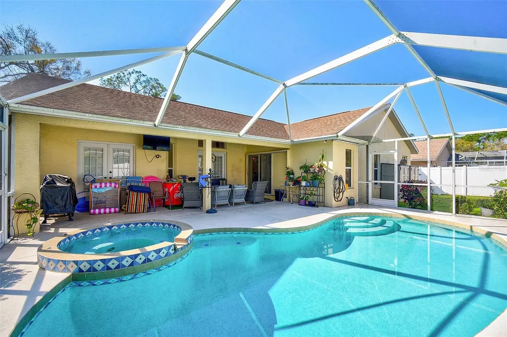5565 Sweetwater Oak Drive Sarasota FL 34232