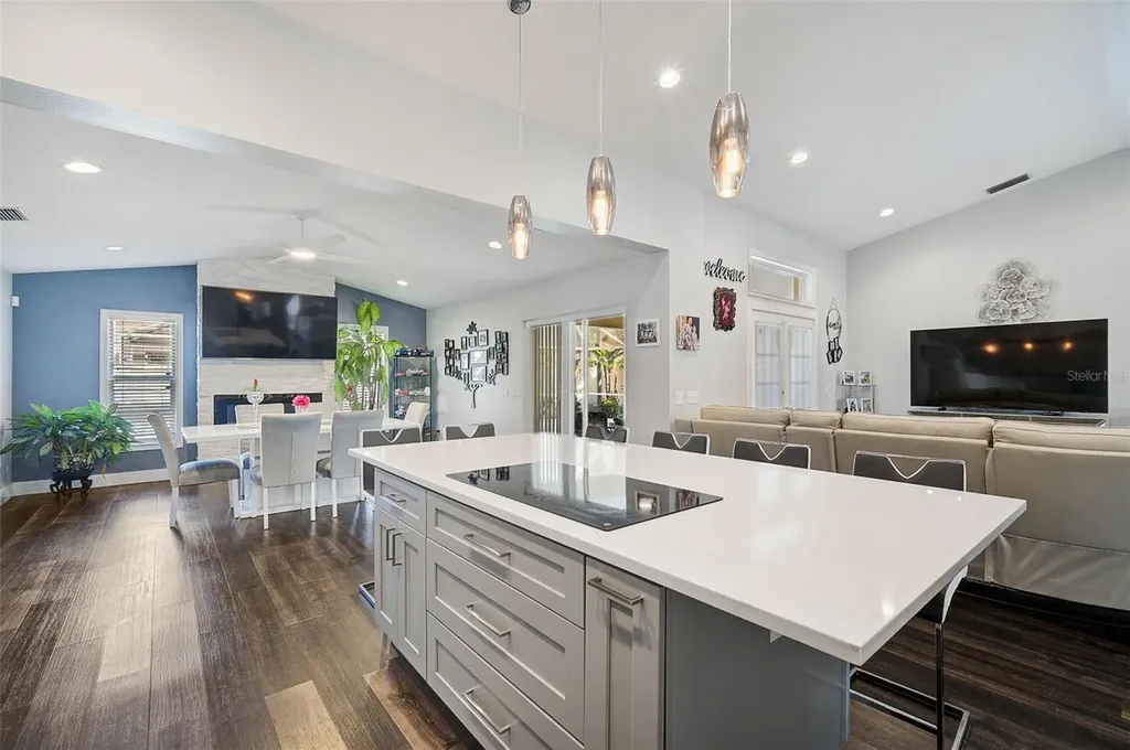 5565 Sweetwater Oak Drive Sarasota FL 34232