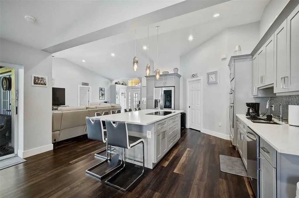 5565 Sweetwater Oak Drive Sarasota FL 34232