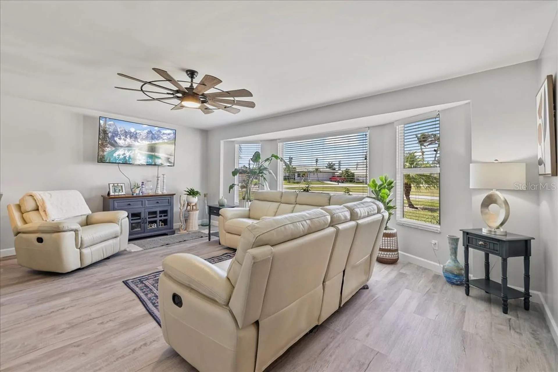 206 SE 45th Terrace Cape Coral FL 33904