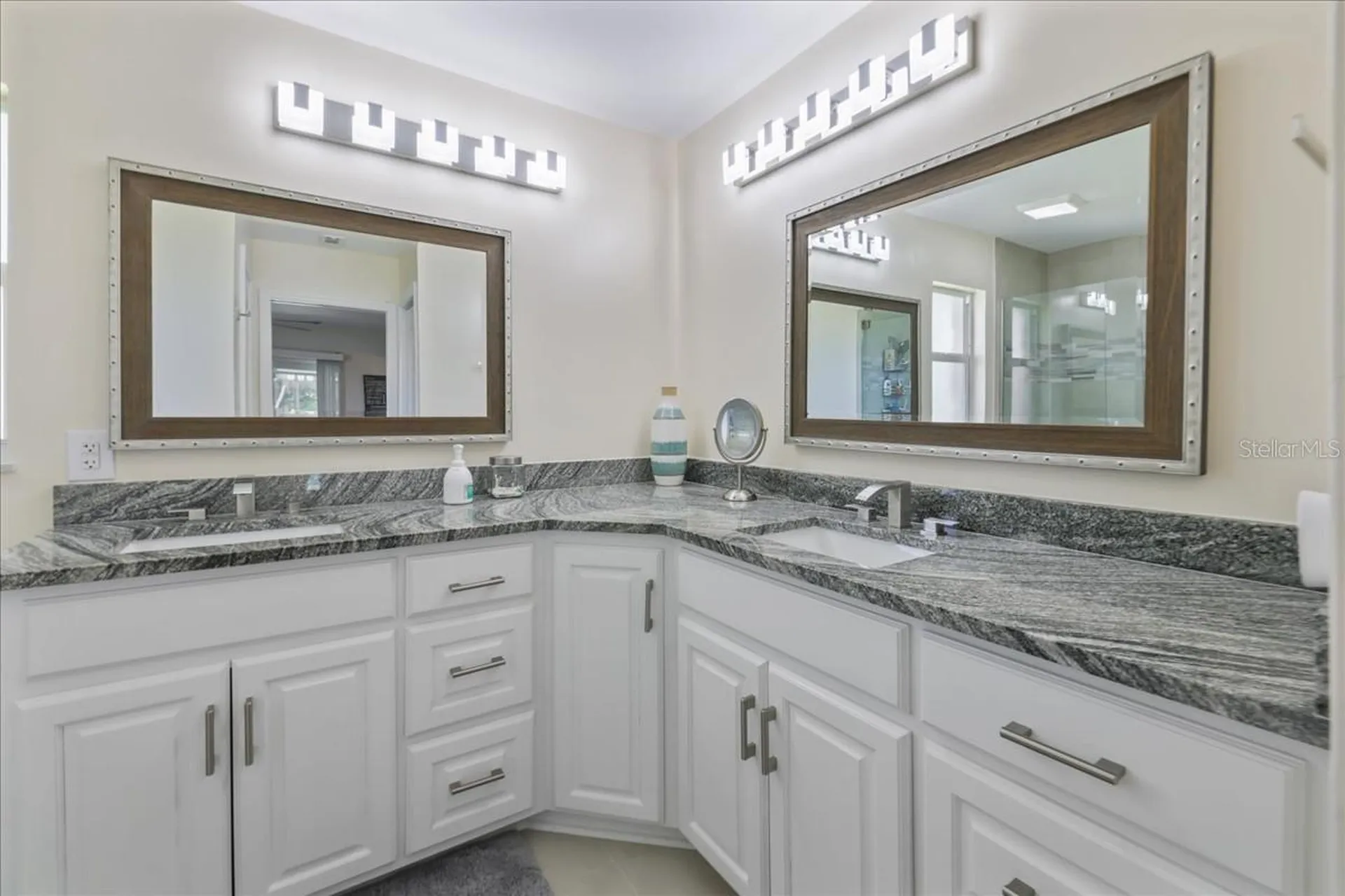 206 SE 45th Terrace Cape Coral FL 33904