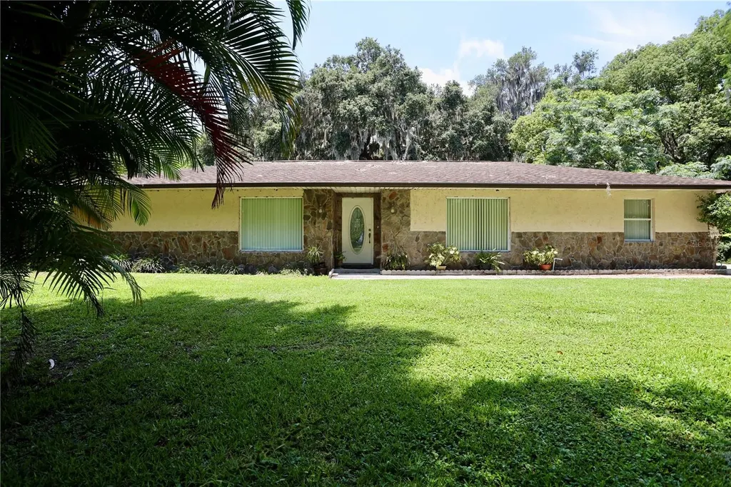 860 Oak Shore Drive St Cloud FL 34771