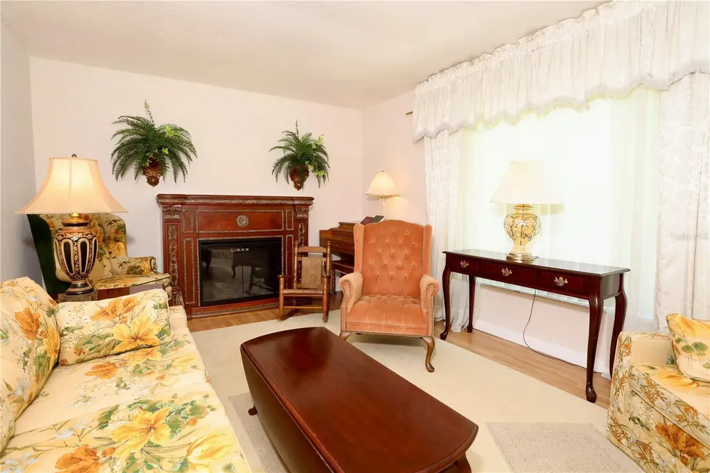 860 Oak Shore Drive St Cloud FL 34771