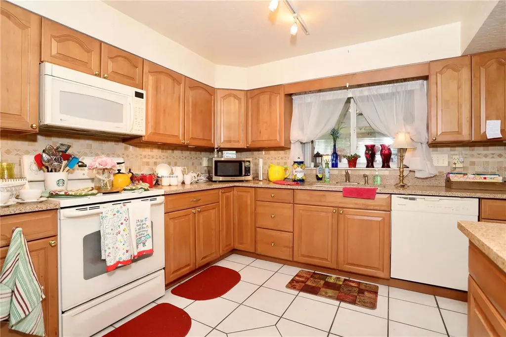 860 Oak Shore Drive St Cloud FL 34771