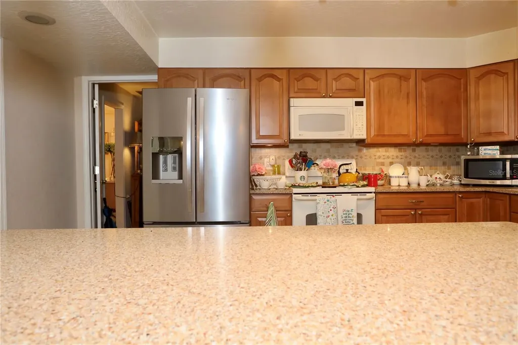 860 Oak Shore Drive St Cloud FL 34771