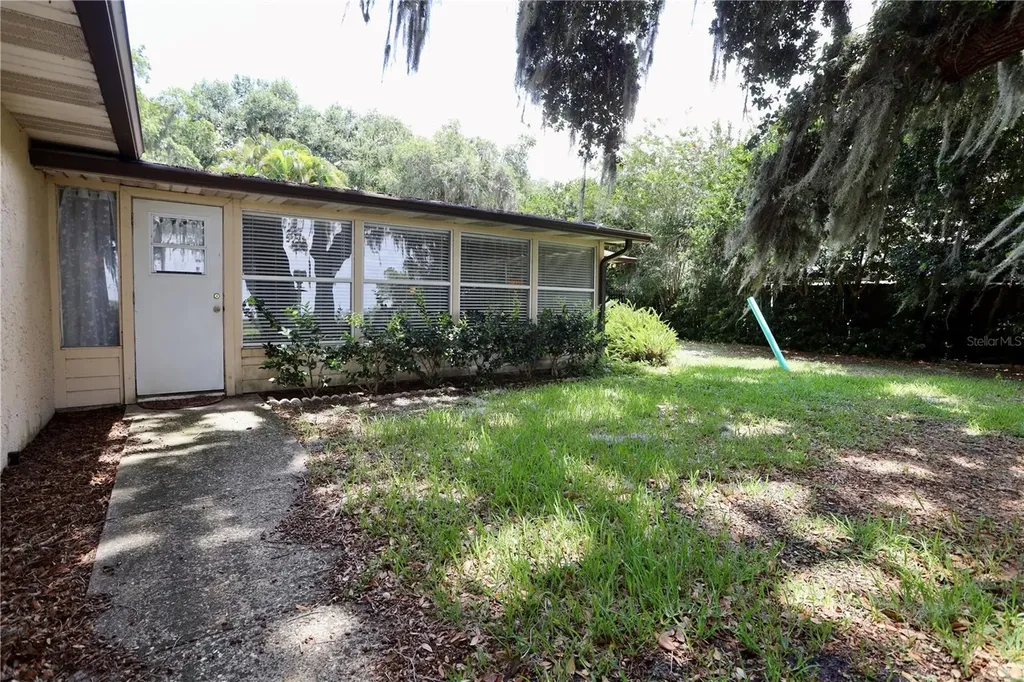 860 Oak Shore Drive St Cloud FL 34771