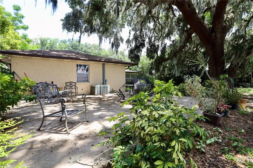 860 Oak Shore Drive St Cloud FL 34771
