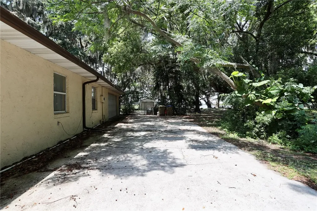 860 Oak Shore Drive St Cloud FL 34771