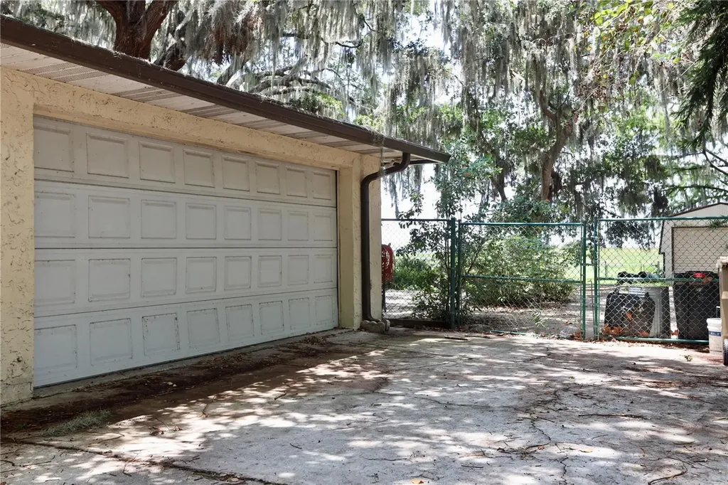 860 Oak Shore Drive St Cloud FL 34771