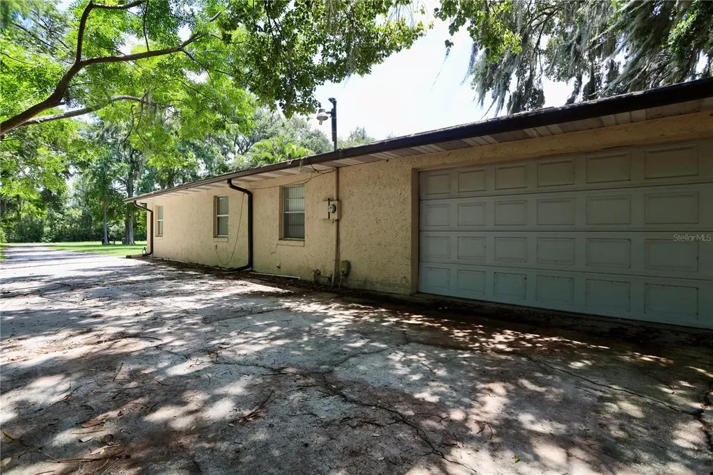860 Oak Shore Drive St Cloud FL 34771