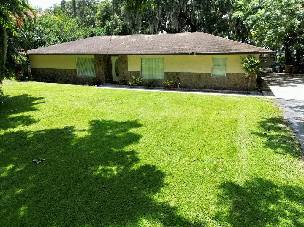 860 Oak Shore Drive St Cloud FL 34771