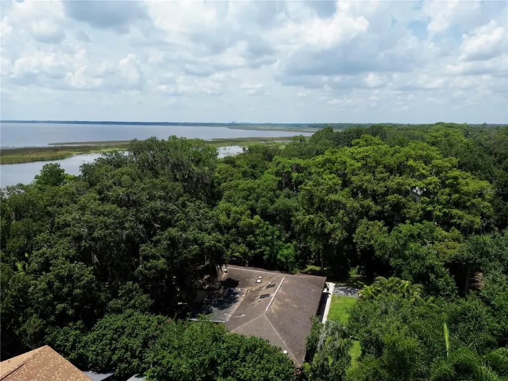 860 Oak Shore Drive St Cloud FL 34771