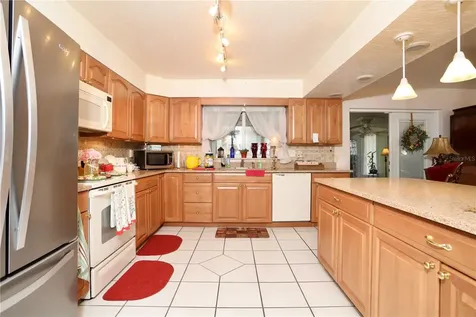 860 Oak Shore Drive St Cloud FL 34771