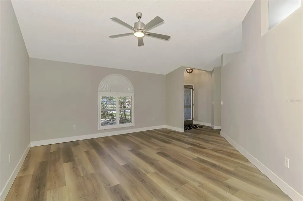 5742 39th Street Circle E Bradenton FL 34203