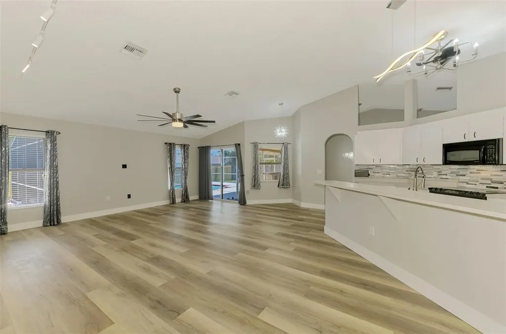 5742 39th Street Circle E Bradenton FL 34203