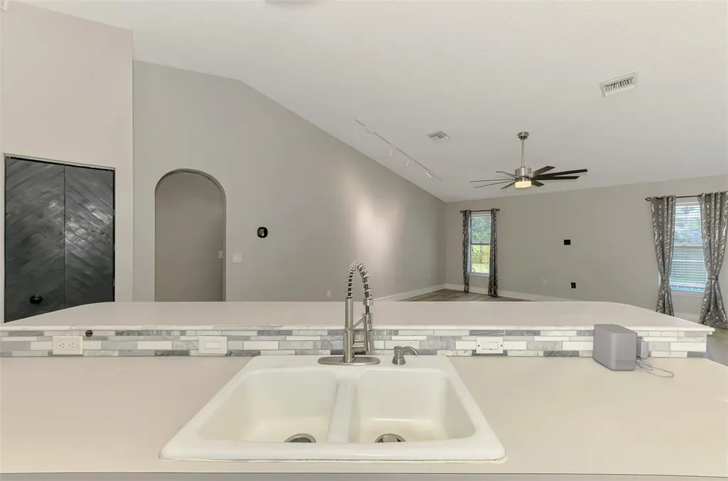 5742 39th Street Circle E Bradenton FL 34203