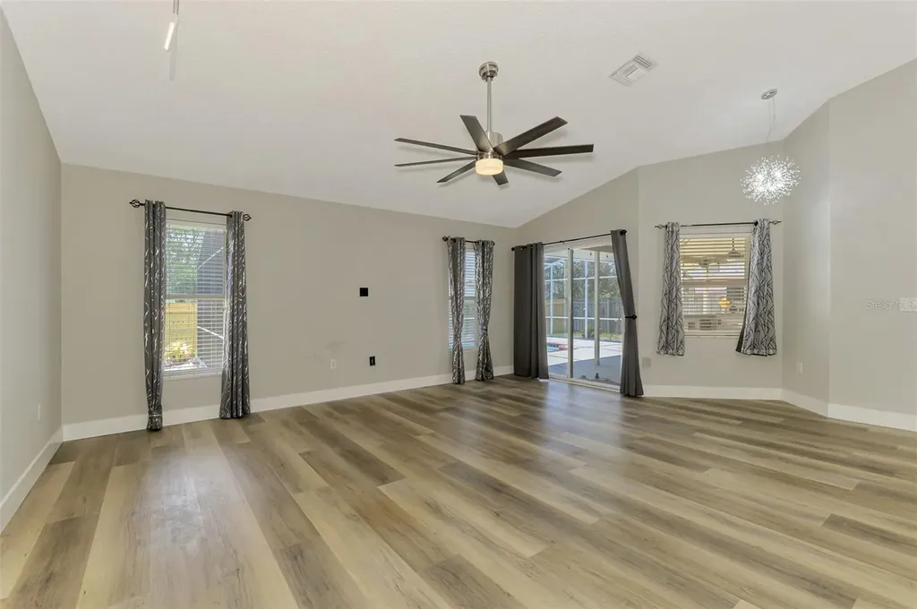 5742 39th Street Circle E Bradenton FL 34203