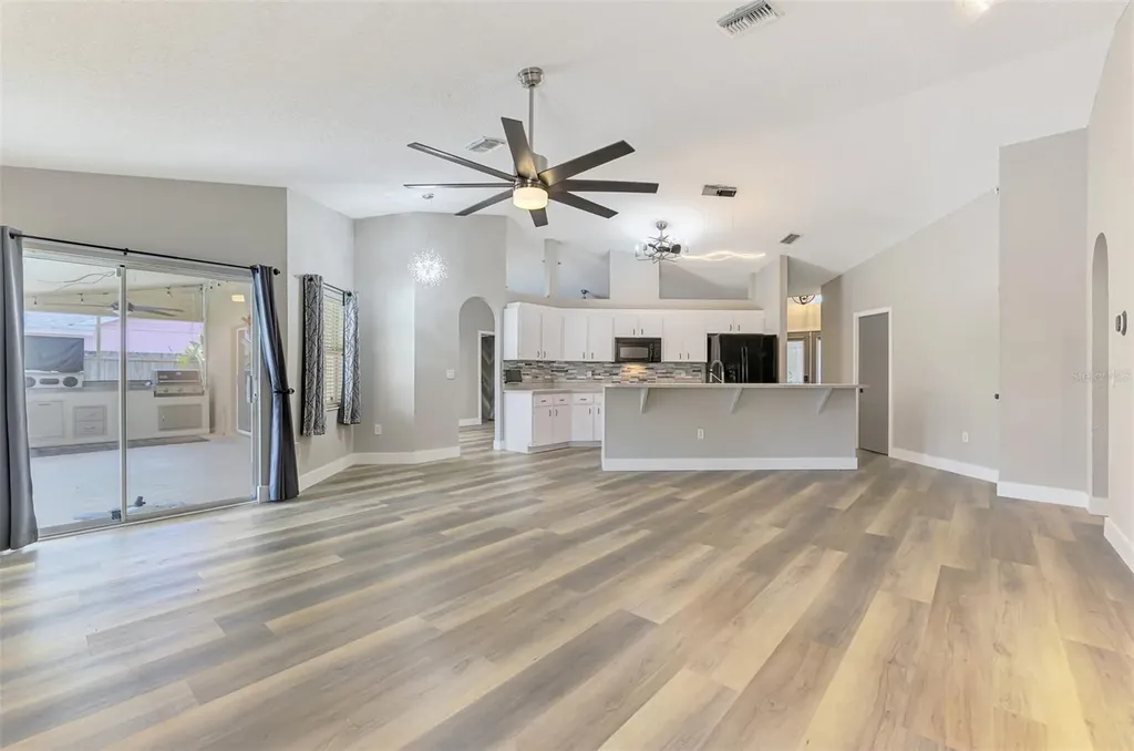 5742 39th Street Circle E Bradenton FL 34203