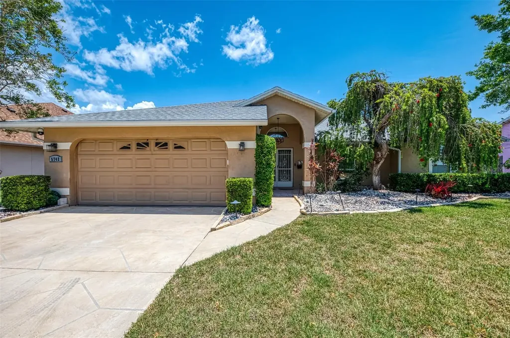 5742 39th Street Circle E Bradenton FL 34203