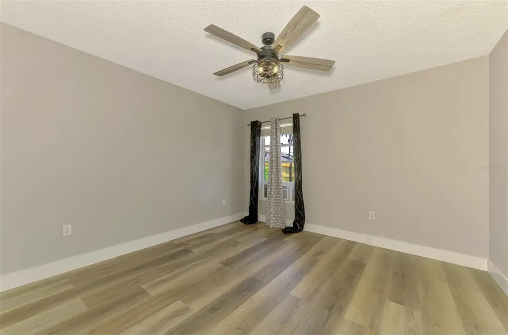 5742 39th Street Circle E Bradenton FL 34203