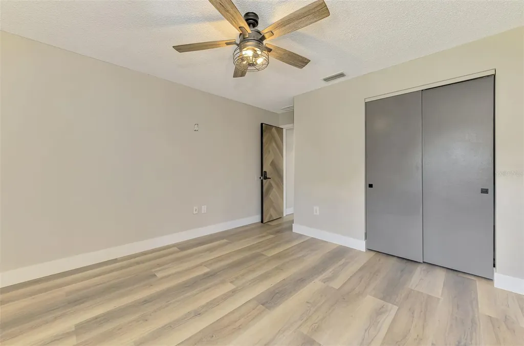 5742 39th Street Circle E Bradenton FL 34203