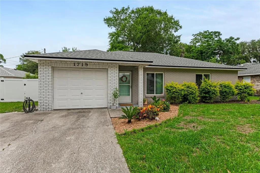 1719 Anniston Avenue Daytona Beach FL 32117