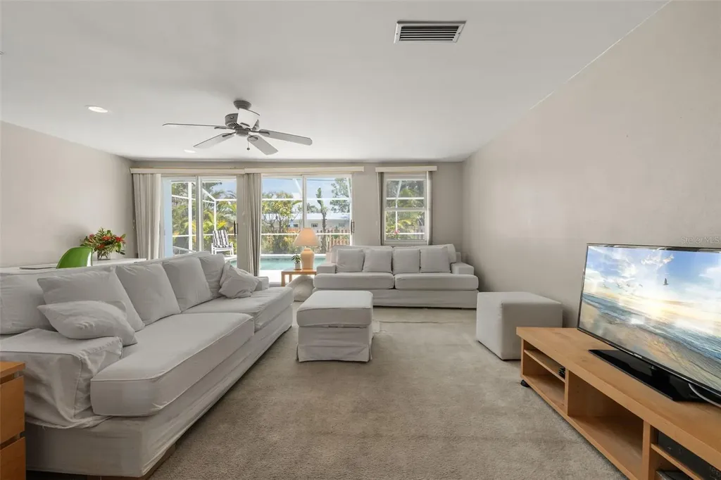 139 Adair Avenue Sarasota FL 34243