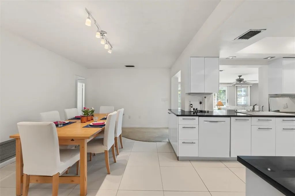 139 Adair Avenue Sarasota FL 34243