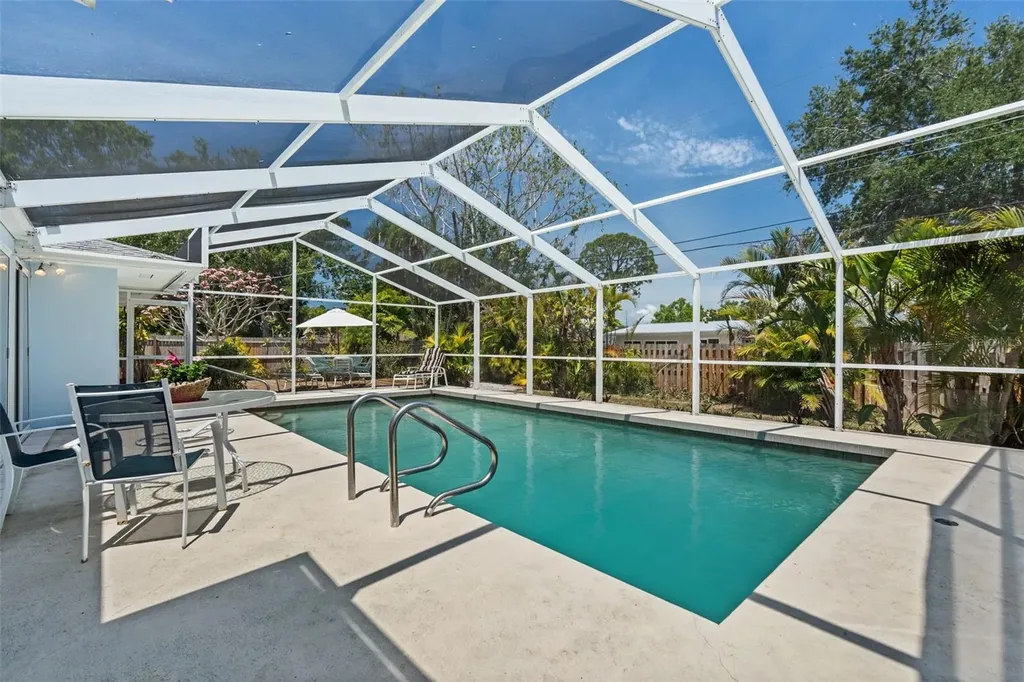139 Adair Avenue Sarasota FL 34243