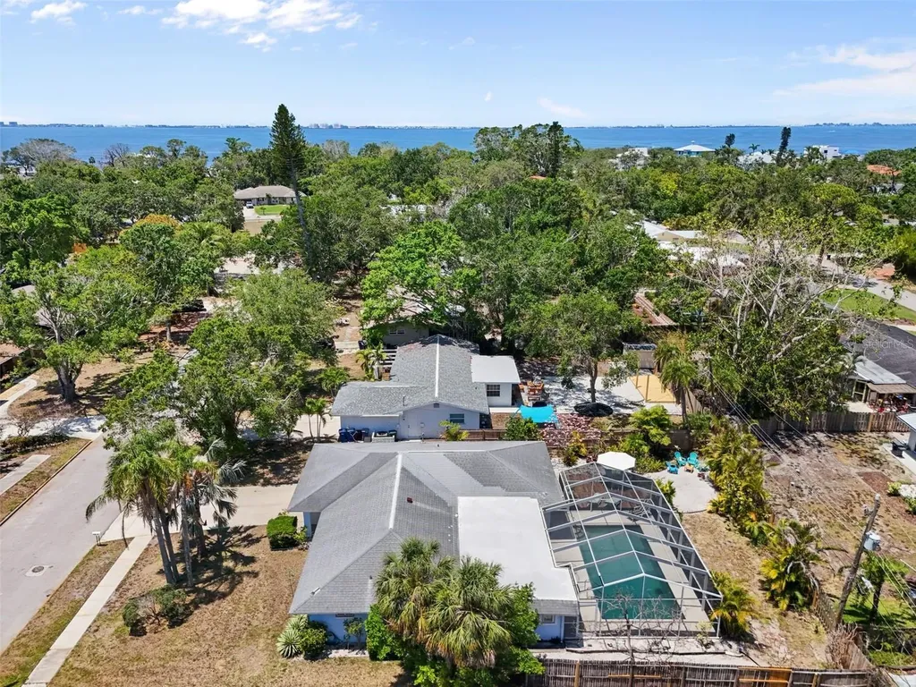 139 Adair Avenue Sarasota FL 34243