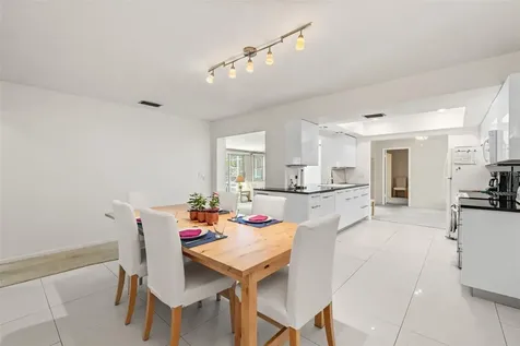 139 Adair Avenue Sarasota FL 34243