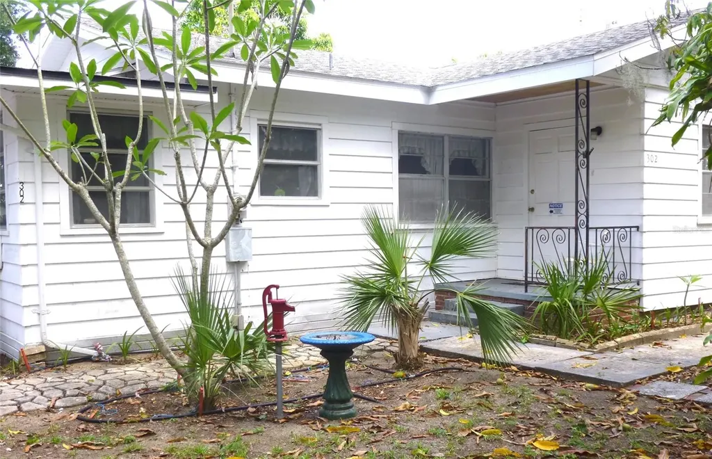 302 S Palm Avenue Frostproof FL 33843