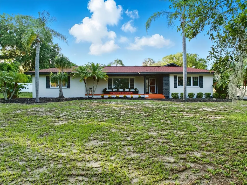 9269 Silver Lake Drive Leesburg FL 34788