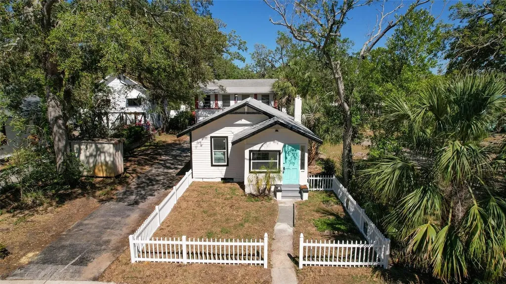 2128 13th Street S St Petersburg FL 33705