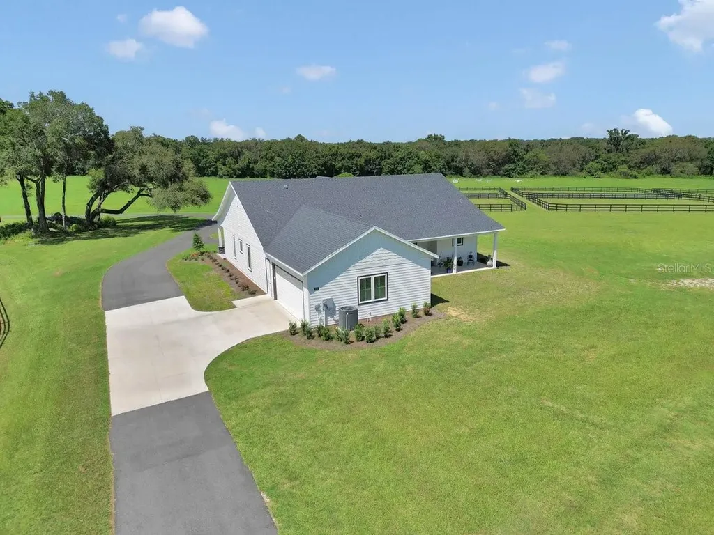 1631 W Highway 329 Citra FL 32113