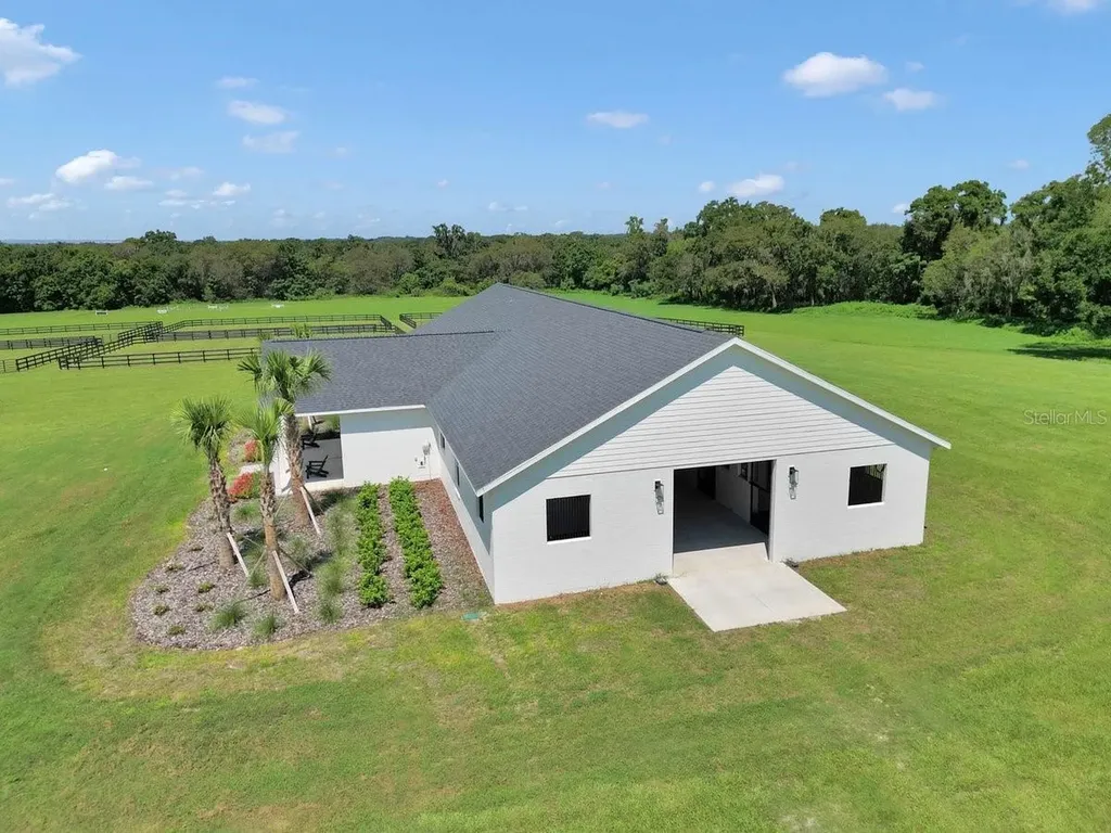1631 W Highway 329 Citra FL 32113