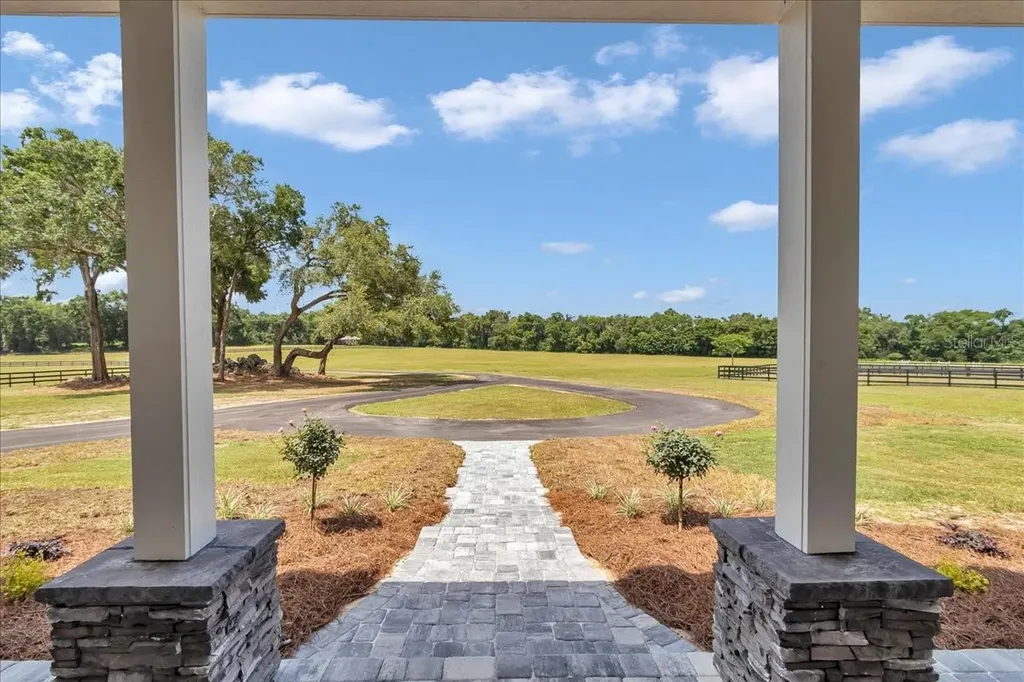 1631 W Highway 329 Citra FL 32113