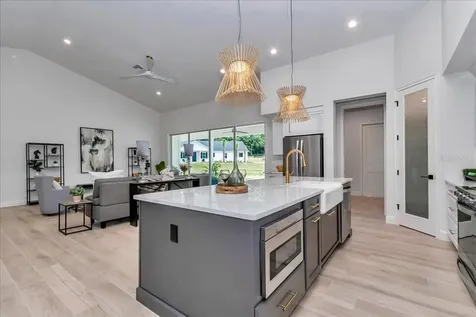 1631 W Highway 329 Citra FL 32113