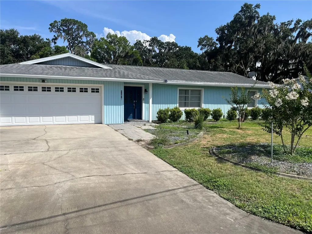 11812 Watts Court Tavares FL 32778