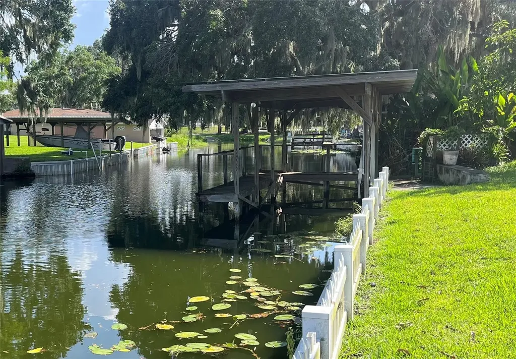 11812 Watts Court Tavares FL 32778