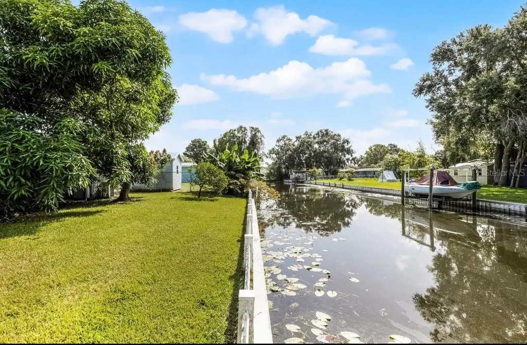 11812 Watts Court Tavares FL 32778